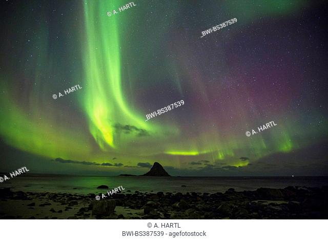polar lights above Bleiks°ya, Norway, VesterÕlen, And°ya, Bleik