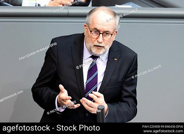 08 April 2022, Berlin: Hans-Jürgen Thies (CDU), Member of the German Bundestag, speaks in the plenary session of the German Bundestag