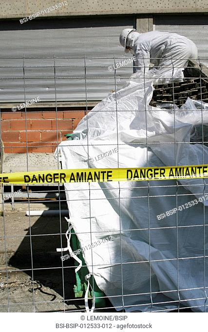 Specialized company in charge of the asbestos removal from an old factory before its demolition