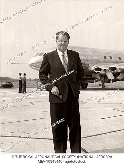 Major Frank Bernard Halford, CBE, FRAeS, 1894-1955, President of the Royal Aeronautical Society 1951 to 1952, in front of the prototype de Havilland Comet...