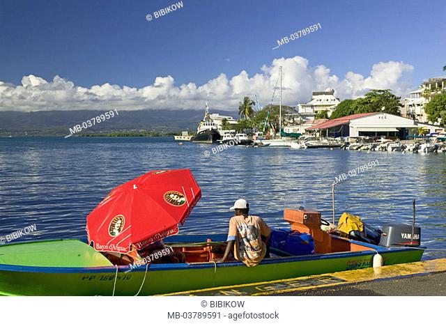 Guadeloupe, fisher boat, fish salespersons,
