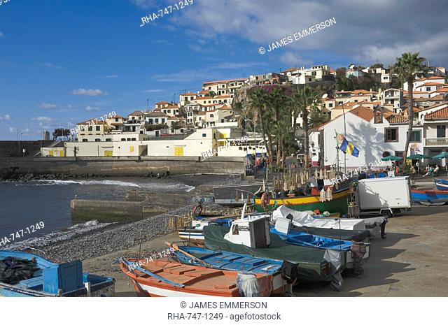 The fishing village of Camara de Lobos, a favourite of Sir Winston Churchill, Madeira, Portugal, Atlantic, Europe