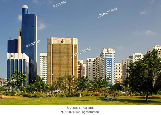 Hochhäuser im Stadtzentrum von Abu Dhabi, Vereinigte Arabische Emirate / High-rising buildings in the city centre of Abu Dhabi, United Arab Emirates