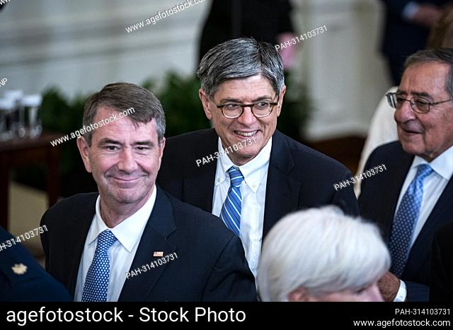 From left to right: former United States Secretary of Defense Ashton Carter, former US Secretary of the Treasury Jacob Lew