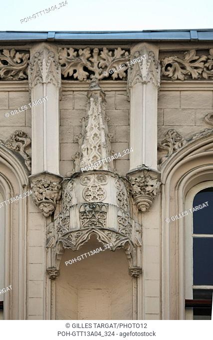 France, ile de france, paris 9e arrondissement, 9 rue de navarin, maison neo gothique, detail decor de facade, Photo Gilles Targat