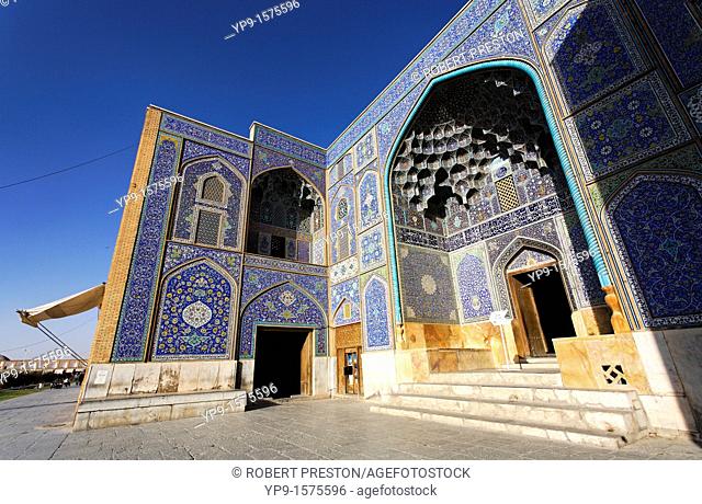 The entrance of the Masjid-i Sheikh Lotfallah, Isfahan, Iran
