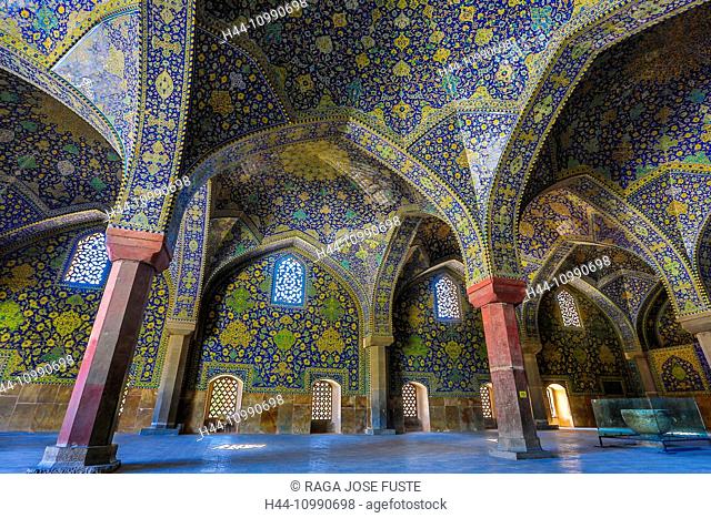 Iran, Esfahan City, Naqsh-e Jahan Square, Masjed-e Shah Mosque