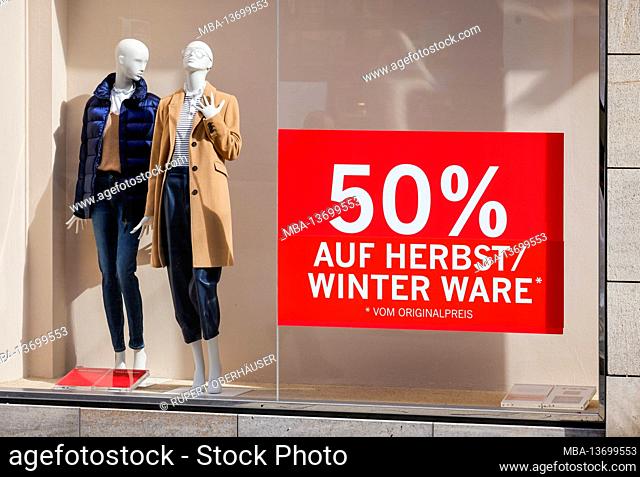 Essen, North Rhine-Westphalia, Germany - discount battle in the corona crisis, retail sales in times of the corona pandemic at the second lockdown