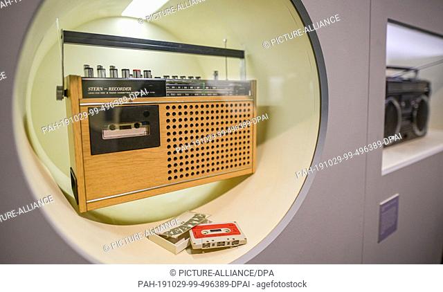 29 October 2019, Hamburg: Cassette recorders with a radio section are exhibited in the Archaeological Museum in the Harburg district in the special exhibition...