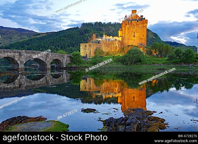 Eilean Donan Castle, stone bridge, film location, Dornie, Highlands, Scotland, United Kingdom, Europe