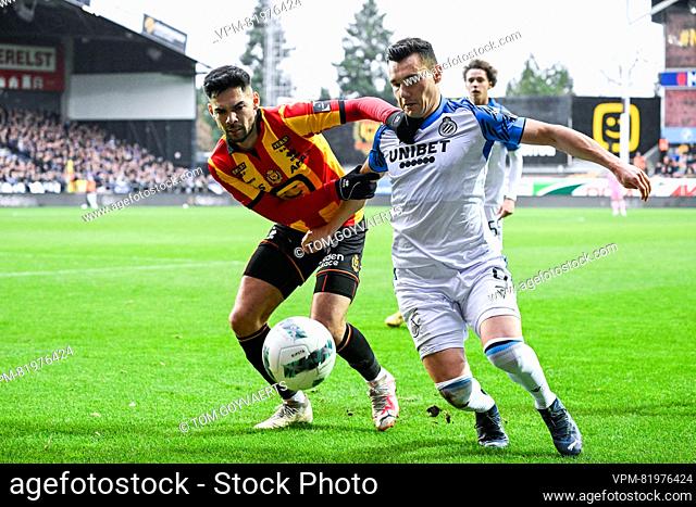 Mechelen's Sandy Walsh and Club's Ferran Jutgla pictured in action during a soccer match between KV Mechelen and Club Brugge KV Sunday 10 December 2023 in...