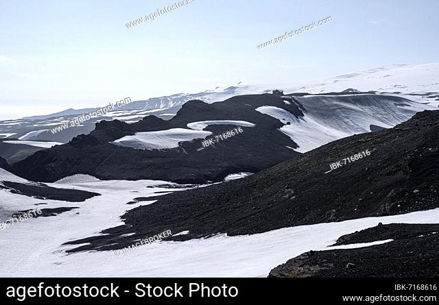 Landscape at the hiking trail Fimmvörðuháls, barren volcanic landscape with snow, Þórsmörk Nature Reserve, Suðurland, Iceland, Europe