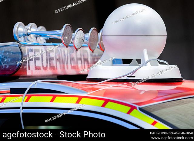 07 September 2020, North Rhine-Westphalia, Bonn: View of a mobile warning system on a fire brigade emergency vehicle. On September 10th all existing warning...