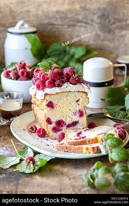 Pound raspberry cake