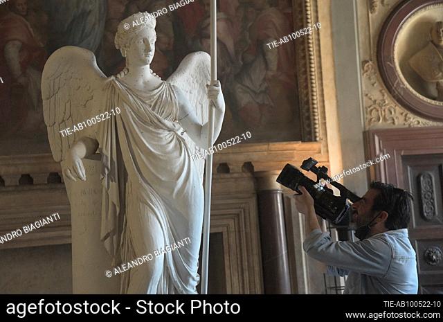 'La Pace' by Antonio Canova arrives in Florence, the famous plaster version of the marble kept inside the Khanenko National Museum in Kiev and currently hidden...