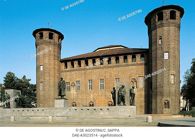 Palazzo Madama and monument to Emanuele Filiberto Duca d'Aosta, commander of the Third Army (1869-1931), by Eugenio Baroni (1888-1935) and Publius Morbiducci...