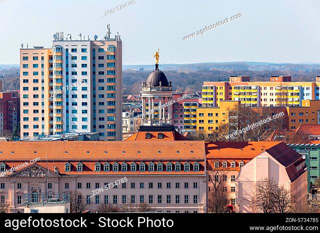 Blick von der Nikolaikirche auf Wohnhäuser in der Potsdamer Innenstadt