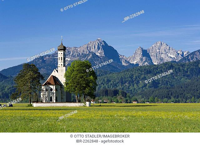 Pilgrimage church of St. Coloman and Schloss Neuschwanstein Castle, Schwangau near Fuessen, Bavarian Alps, Allgaeu, Upper Bavaria, Bavaria, Germany, Europe
