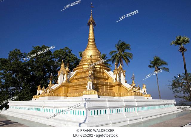 Golden Stupa of the buddhistic Aung Theikdi Pagoda under blue sky, Mawlamyaing, Mon State, Myanmar, Birma, Asia