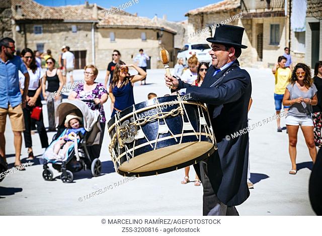 The 'Atabalero', the drummer, presides over the Santísimo procession which runs through the streets of the town. Castrillo de Murcia, Burgos, Castilla y Leon