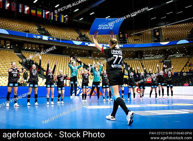 15 December 2023, Denmark, Herning: Handball, Women: World Championship, Germany - Czech Republic, final round, placement round 5-8