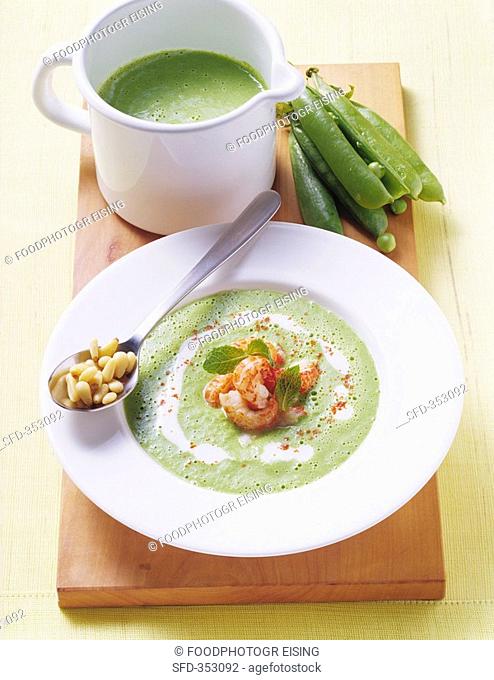 Cold pea soup with crayfish and mint
