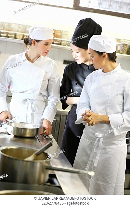 Chefs, Cooks in cooking school, Cuisine School, Donostia, San Sebastian, Gipuzkoa, Basque Country, Spain, Europe
