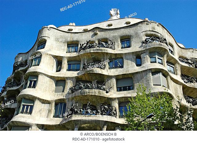 Casa Mila Building, architect Antoni Gaudi, Passeig de Gracia, Barcelona, Catalonia, Spain, La Pedrera, Antonio Gaudi