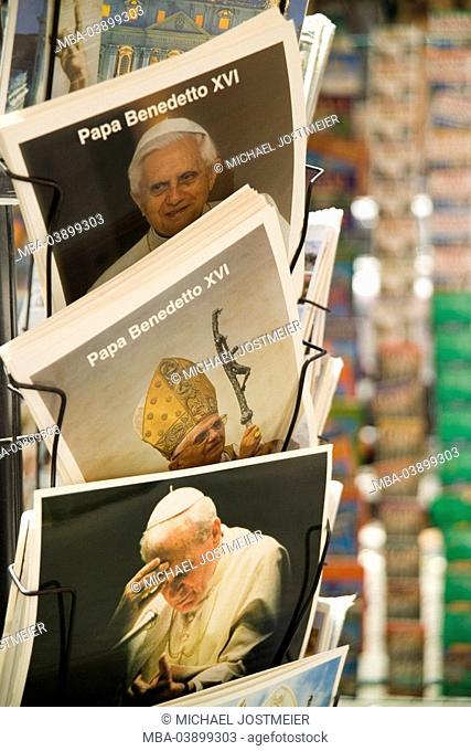 Italy, Rome, souvenir-businesses, selectors, sale, opinion-cards, illustrations, Pope Benedikt XVI , Capital, souvenir-sale, postcard-sale, photos