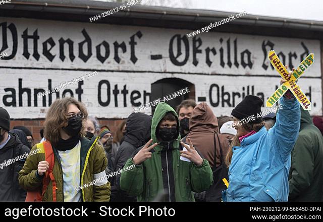 12 February 2023, Saxony, Ottendorf-Okrilla: Activists of the initiative ""Heibo bleibt"" (Heibo remains) organize a demonstration against the planned clearing...