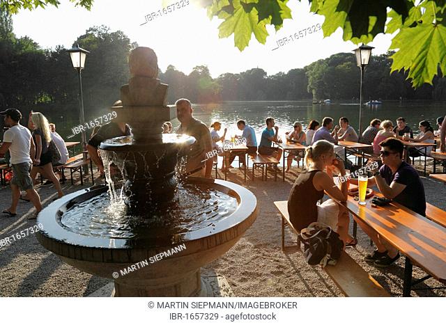 Seehaus beer garden, Kleinhesseloher See lake, Englischer Garten park, Munich, Upper Bavaria, Bavaria, Germany