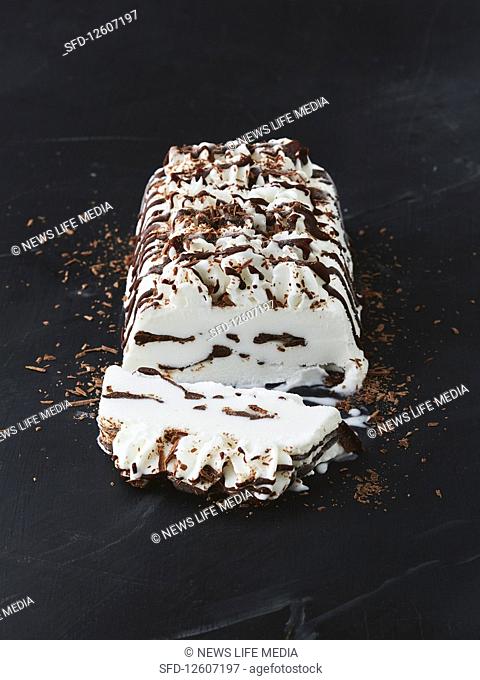 Vegan ice cream cake 'Veganetta' with vanilla ice cream and chocolate
