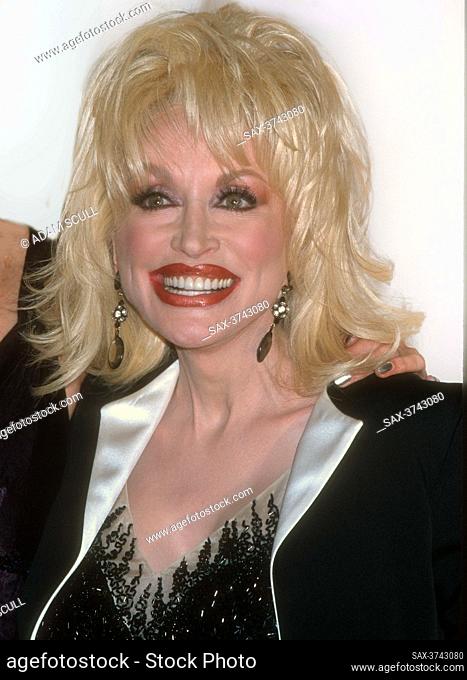 Dolly Parton 2001.Photo By John Barrett/PHOTOlink.net