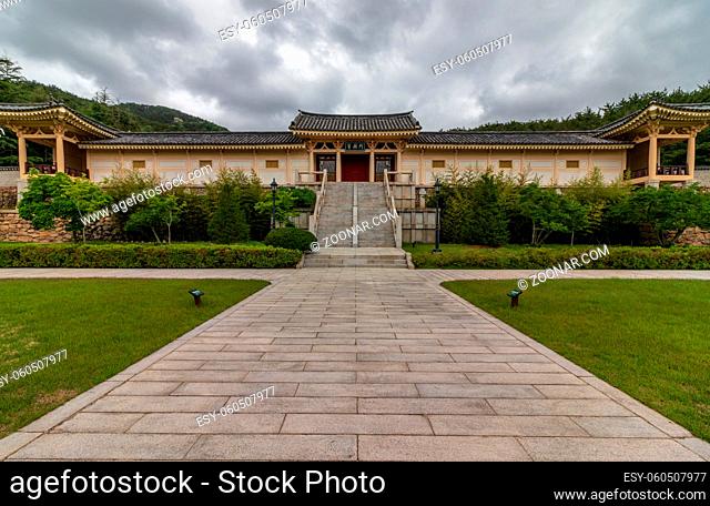 Tongiljeon is a memorial hall commemorating the unification of the three kingdoms of Silla, Baekje and Goguryeo. There are three stone monuments of King...
