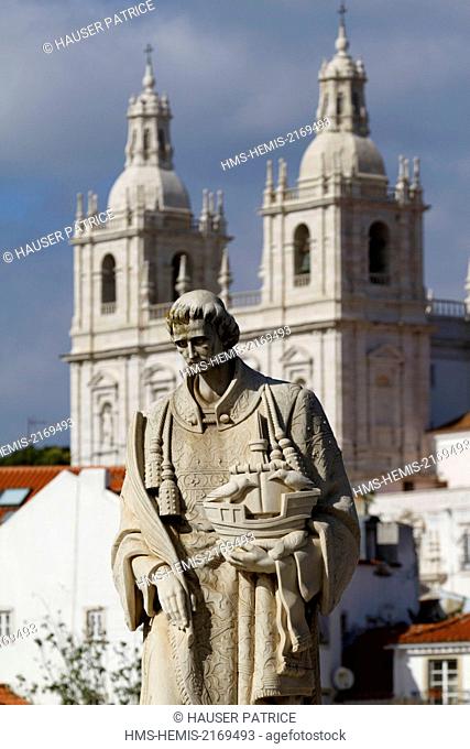 Portugal, Lisbon, Alfama, statue of Sao Vicente on the terrace of Largo das Portas do Sol