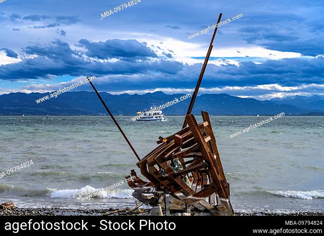 Germany, Bavaria, Swabia, Lake Constance, Wasserburg, Lake Constance shore, shipwreck artwork Styx by Günther reassuring