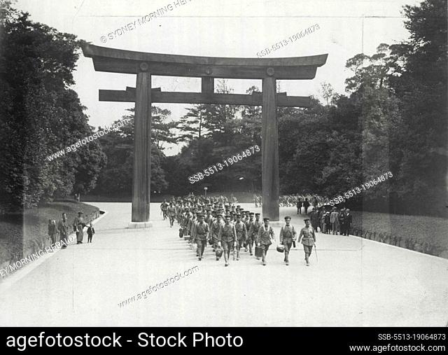 Armed emigrants, leaving the Meiji Shrine after paying their respects to the shrine. They are to start the Tokyo Central Station for Manchuria as the first...
