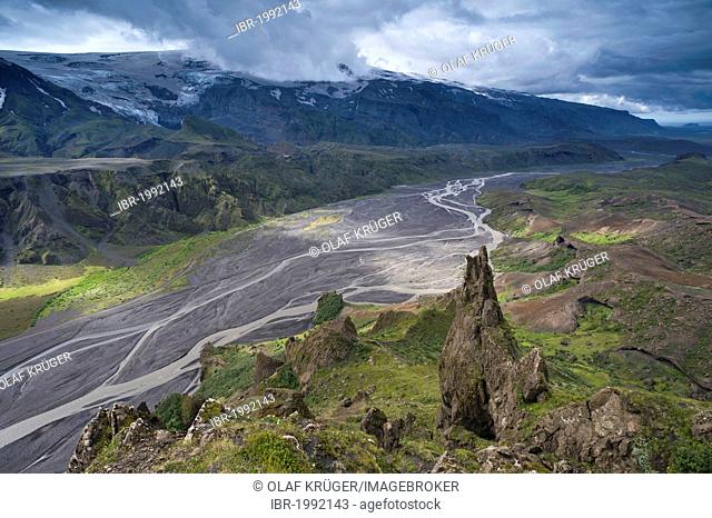 Krossá river, Þórsmoerk or Thorsmoerk mountain ridge and Eyjafjallajoekull volcano, Icelandic highlands, South Iceland, Iceland, Europe