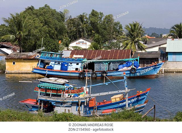 Fischerboote im Hafen von Duong Dong Town, Phu Quoc island, Vietnam, Südostasien
