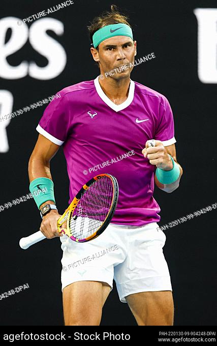 30 January 2022, Australia, Melbourne: Tennis: Grand Slam - Australian Open, men's singles, final: Nadal (Spain) - Medvedev (Russia)