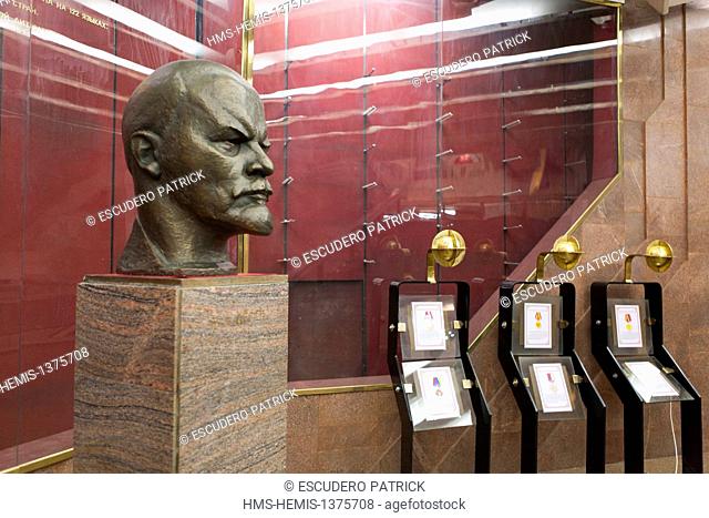 Kyrgyzstan, Chuy Province, Bishkek, Lenin, Great figure of the Russian Revolution in the National Museum of History