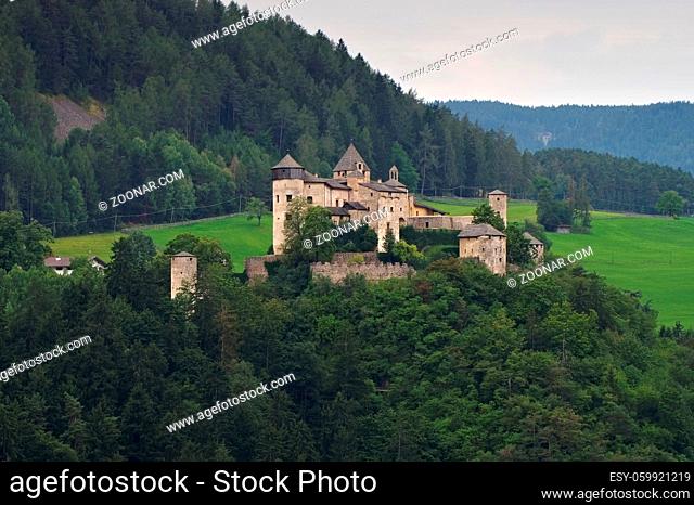 Proesels Schloss in den Dolomiten - Proesels castle in italian Dolomites