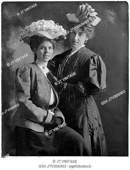 Portrait of Two Fashionable Women, Muscatine, Iowa, USA, Postcard, 1907