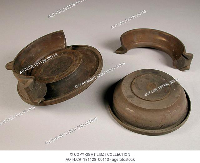 Four-piece bronze mold for collar of chamber pot with initials DIM, cast molding tools tool base metal bronze, cast turned Four-piece bronze mold for top of...