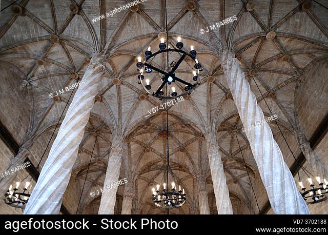 Valencia, La Lonja dela Seda o de los Mercaderes (gothic 15th century). Vault and columns. World Heritage. Comunidad Valenciana, Spain