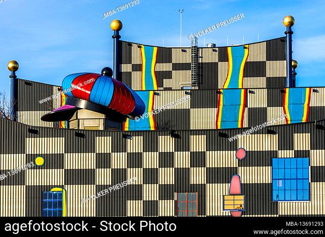Vienna, Müllverbrennungsanlage (waste incineration plant) Spittelau, design by Friedensreich Hundertwasser, balloon cap of the artist on the roof in 09