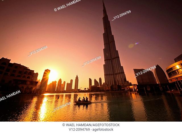 Burj Khalifa, Burj Dubai, the tallest building in the world in downtown Dubai at sunset
