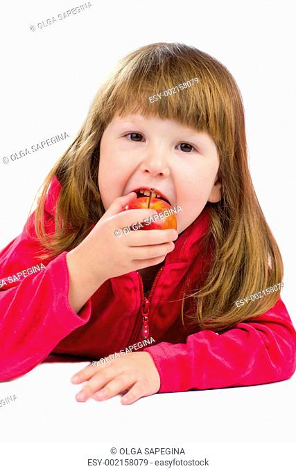 kid eating appl