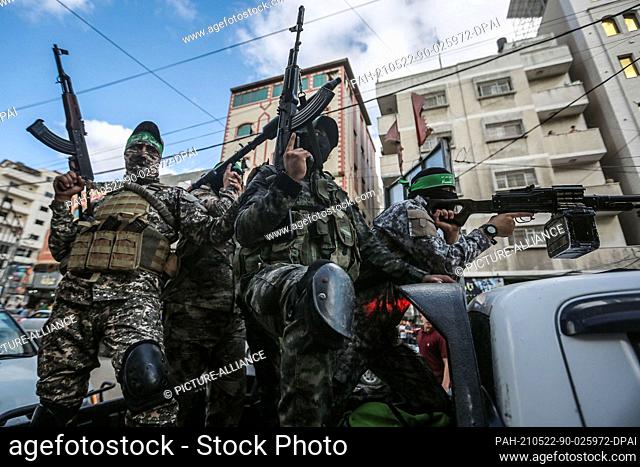 22 May 2021, Palestinian Territories, Gaza City: Members of Izz ad-Din al-Qassam Brigades, the military wing of the Palestinian Hamas Islamist movement in the...