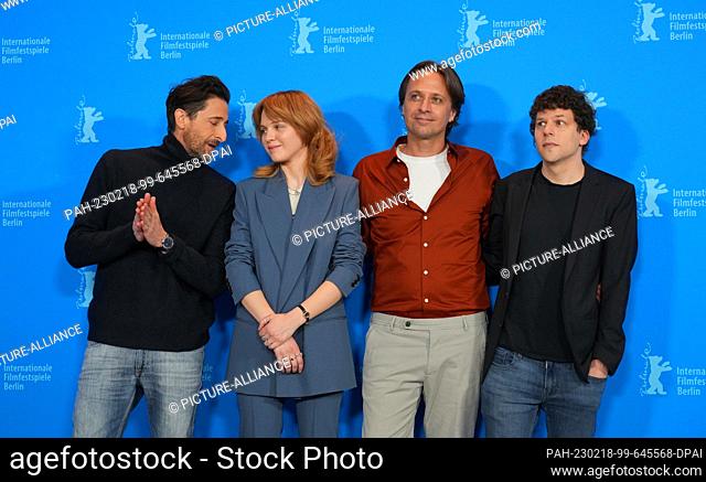 18 February 2023, Berlin: Adrien Brody (l-r), actor, Odessa Young, actress, John Trengove, director and screenwriter, and Jesse Eisenberg, actor